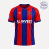 Bluza KF Vllaznia 26_27 front KB Bluza Zyrtare KF Vllaznia - Kuq e Blu për sezonin 2026 – 2027